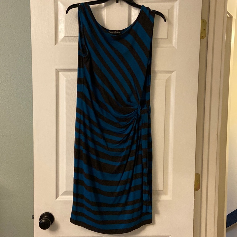 Beautiful, ruched dress. Teal and brown.
